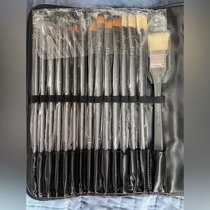 NEVER USED Paint brush set